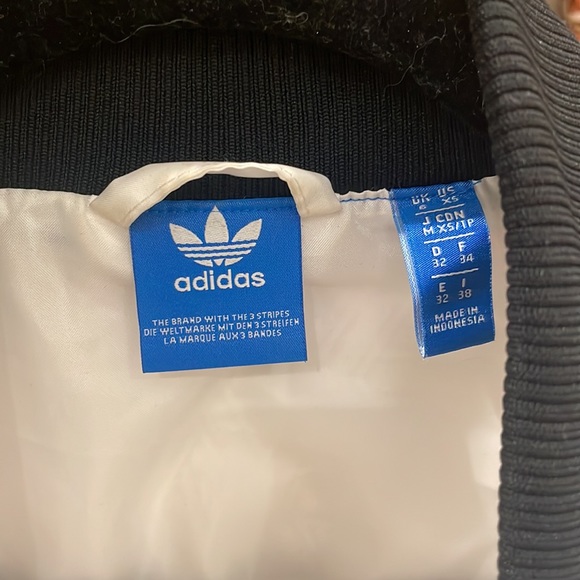 Adidas White Embossed Bomber Jacket - XS - Picture 3 of 5